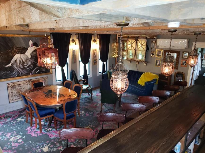 Cedar Oaks Inn Llc 디킨슨 외부 사진